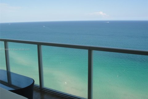 Copropriété à louer à Sunny Isles Beach, Floride: 2 chambres, 148.83 m2 № 4592 - photo 2