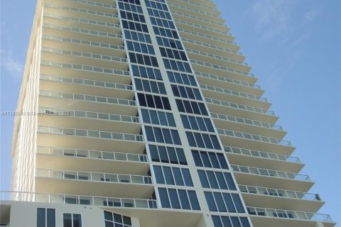 Copropriété à louer à Sunny Isles Beach, Floride: 2 chambres, 148.83 m2 № 4592 - photo 1