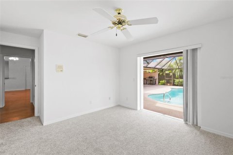 Villa ou maison à vendre à Cape Coral, Floride: 3 chambres, 237.55 m2 № 800391 - photo 7