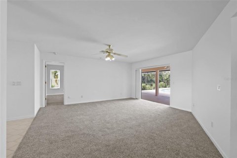 Casa en venta en Cape Coral, Florida, 3 dormitorios, 237.55 m2 № 800391 - foto 13