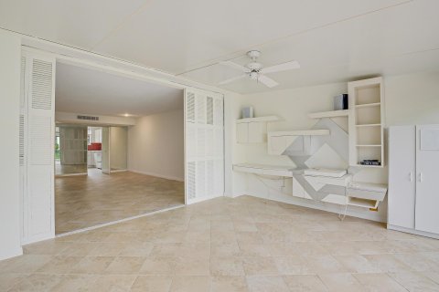 Townhouse in Lake Worth, Florida 2 bedrooms, 100.33 sq.m. № 1230366 - photo 9