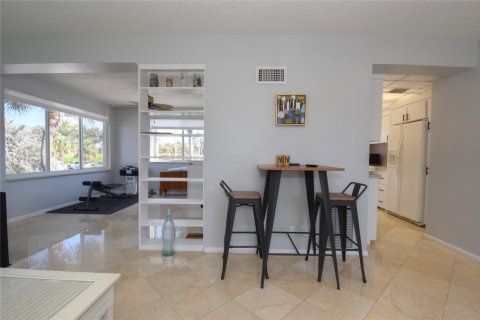 Copropriété à vendre à Hillsboro Beach, Floride: 2 chambres, 78.97 m2 № 1118506 - photo 18