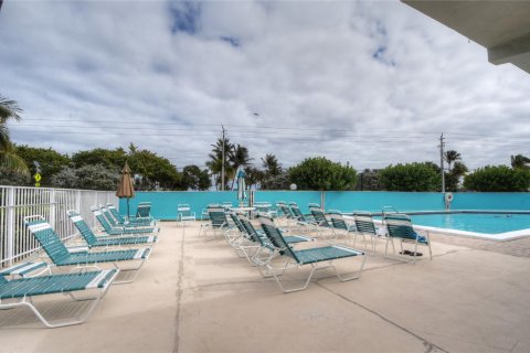 Copropriété à vendre à Hillsboro Beach, Floride: 2 chambres, 78.97 m2 № 1118506 - photo 1