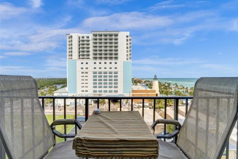 Condo in Hollywood, Florida, 1 bedroom  № 1271983 - photo 2