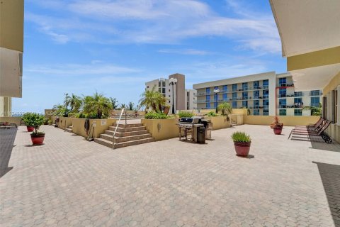 Condo in Hollywood, Florida, 1 bedroom  № 1271983 - photo 30