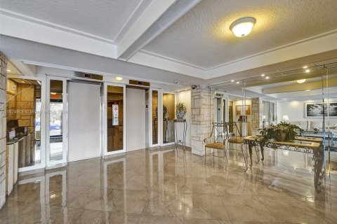 Condo in Hollywood, Florida, 1 bedroom  № 1271983 - photo 29