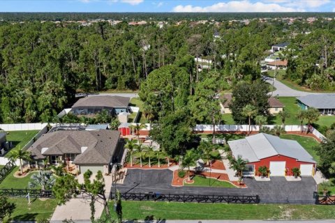 Villa ou maison à vendre à North Port, Floride: 2 chambres, 197.88 m2 № 1278617 - photo 1