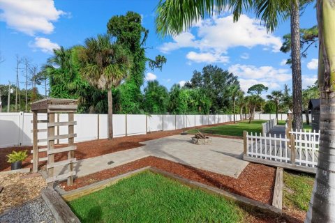 Villa ou maison à vendre à North Port, Floride: 2 chambres, 197.88 m2 № 1278617 - photo 10