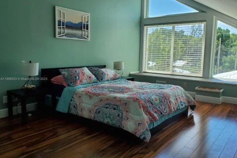 Casa en venta en Key Largo, Florida, 6 dormitorios, 223.52 m2 № 504018 - foto 10