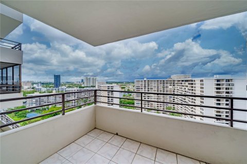 Copropriété à vendre à Hallandale Beach, Floride: 2 chambres, 118.91 m2 № 1310162 - photo 10