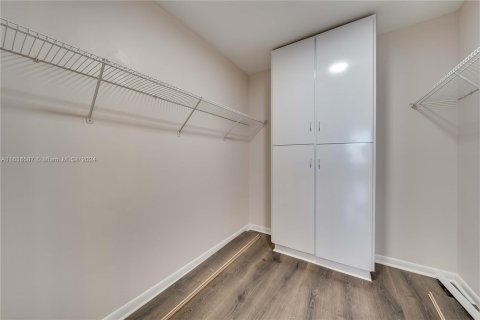 Copropriété à vendre à Hallandale Beach, Floride: 2 chambres, 118.91 m2 № 1310162 - photo 23