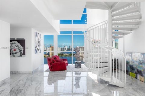 Copropriété à vendre à Sunny Isles Beach, Floride: 4 chambres, 291.71 m2 № 998028 - photo 9