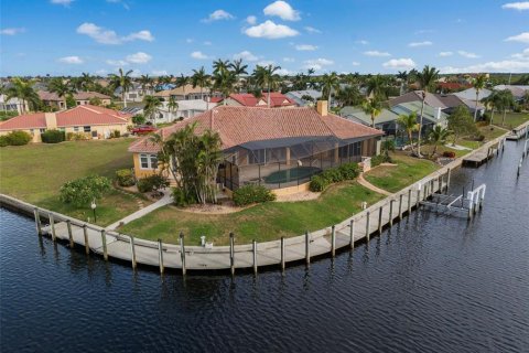 Villa ou maison à vendre à Punta Gorda, Floride: 3 chambres, 299.89 m2 № 1264917 - photo 4