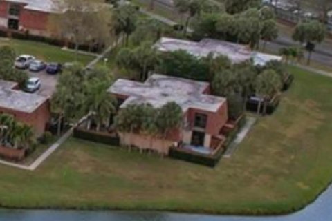 Touwnhouse à vendre à Boynton Beach, Floride: 2 chambres, 117.43 m2 № 1104746 - photo 2