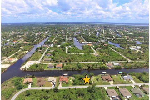 Terreno en venta en Port Charlotte, Florida № 946935 - foto 3