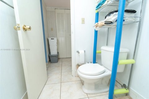 Copropriété à vendre à North Miami Beach, Floride: 2 chambres, 122.45 m2 № 1329423 - photo 21