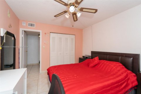 Copropriété à vendre à North Miami Beach, Floride: 2 chambres, 122.45 m2 № 1329423 - photo 10