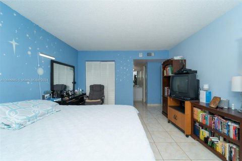 Condominio en venta en North Miami Beach, Florida, 2 dormitorios, 122.45 m2 № 1329423 - foto 18