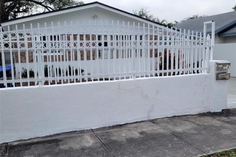 Propiedad comercial en venta en Miami, Florida, 144.93 m2 № 1329477 - foto 2