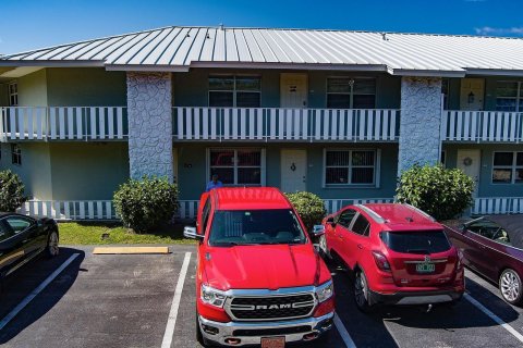 Condo in Ocean Ridge, Florida, 1 bedroom  № 1229198 - photo 2