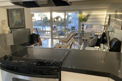 Condo in Fort Lauderdale, Florida, 1 bedroom  № 984274 - photo 22