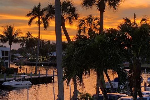 Condo in Fort Lauderdale, Florida, 1 bedroom  № 984274 - photo 1