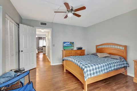 Купить кондоминиум в Лейк-Уорт, Флорида 1 спальня, 56.86м2, № 998366 - фото 18