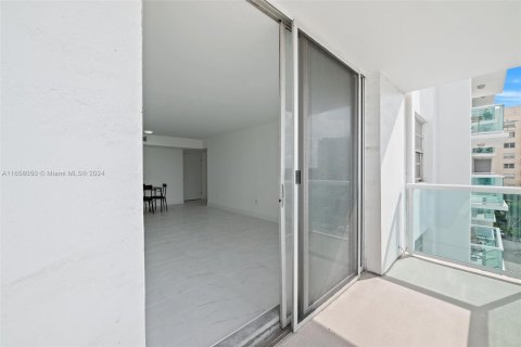 Condominio en venta en North Miami Beach, Florida, 2 dormitorios, 106.37 m2 № 1368758 - foto 16