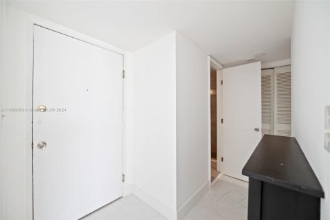 Copropriété à vendre à North Miami Beach, Floride: 2 chambres, 106.37 m2 № 1368758 - photo 10