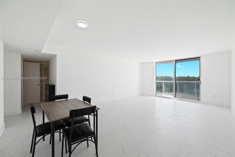 Condominio en venta en North Miami Beach, Florida, 2 dormitorios, 106.37 m2 № 1368758 - foto 11