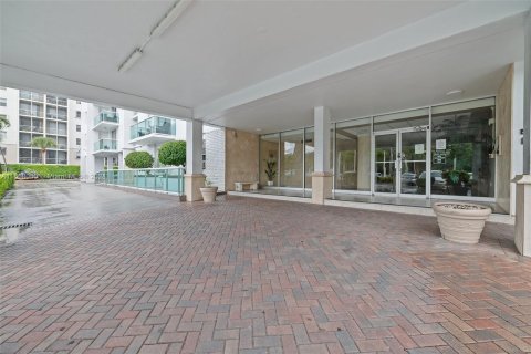 Copropriété à vendre à North Miami Beach, Floride: 2 chambres, 106.37 m2 № 1368758 - photo 8