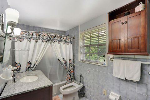 Casa en venta en Miami, Florida, 3 dormitorios, 196.02 m2 № 1368850 - foto 21