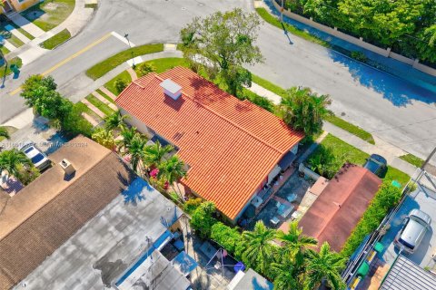 Casa en venta en Miami, Florida, 3 dormitorios, 196.02 m2 № 1368850 - foto 8