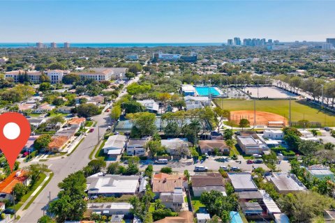 Villa ou maison à vendre à Miami, Floride: 3 chambres, 196.02 m2 № 1368850 - photo 3