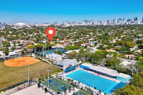 Casa en venta en Miami, Florida, 3 dormitorios, 196.02 m2 № 1368850 - foto 6