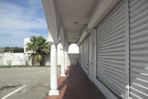 Купить коммерческую недвижимость в Майами, Флорида № 8584 - фото 7