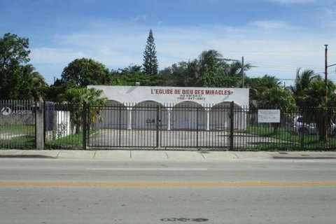 Купить коммерческую недвижимость в Майами, Флорида № 8584 - фото 2