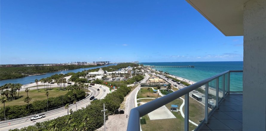 Condominio en Hollywood, Florida, 3 dormitorios  № 940974