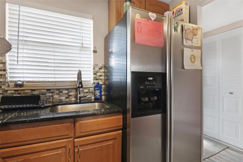 Condo in Sunrise, Florida, 1 bedroom  № 1135734 - photo 7