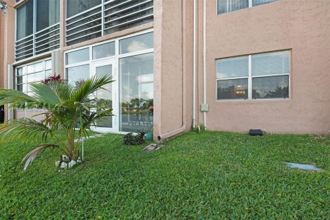 Condo in Sunrise, Florida, 1 bedroom  № 1135734 - photo 29