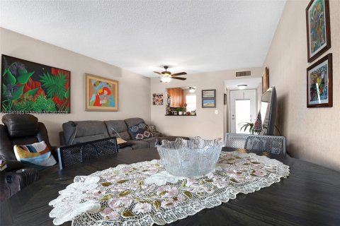 Condo in Sunrise, Florida, 1 bedroom  № 1135734 - photo 6