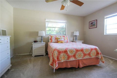 Villa ou maison à louer à Bradenton, Floride: 2 chambres, 122.54 m2 № 213423 - photo 29