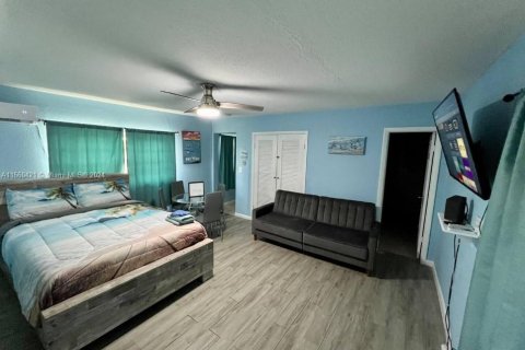 Casa en venta en Lauderhill, Florida, 5 dormitorios, 156.35 m2 № 1368886 - foto 5