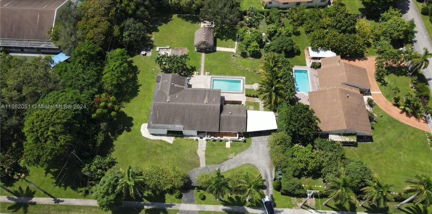 Villa ou maison à Miami, Floride 5 chambres, 242.94 m2 № 1368982