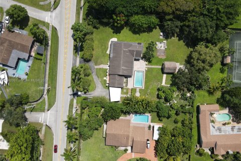 Villa ou maison à vendre à Miami, Floride: 5 chambres, 242.94 m2 № 1368982 - photo 10