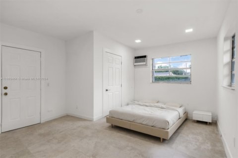 Casa en venta en Miami, Florida, 4 dormitorios, 225.75 m2 № 1368887 - foto 10