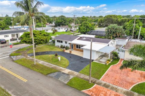 Villa ou maison à vendre à Miami, Floride: 4 chambres, 225.75 m2 № 1368887 - photo 20