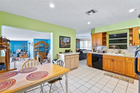 Villa ou maison à vendre à Pompano Beach, Floride: 2 chambres, 164.44 m2 № 1270866 - photo 27