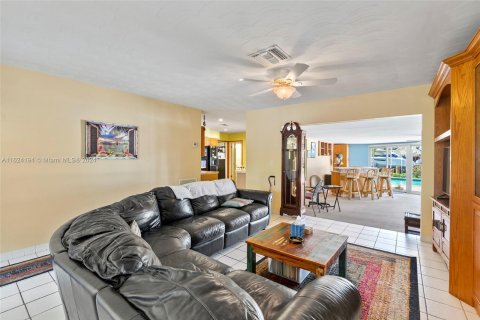 Villa ou maison à vendre à Pompano Beach, Floride: 2 chambres, 164.44 m2 № 1270866 - photo 4