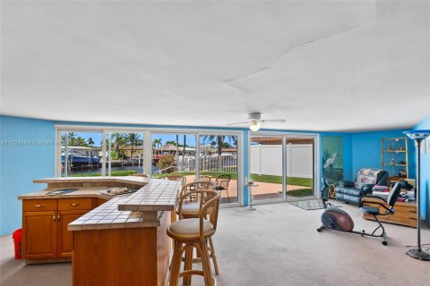 Villa ou maison à vendre à Pompano Beach, Floride: 2 chambres, 164.44 m2 № 1270866 - photo 11